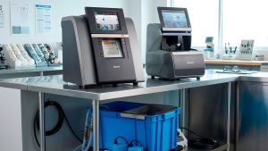 Optifalcon y las innovaciones en biseladoras automáticas: cómo la tecnología Huvitz está transformando el laboratorio óptico.